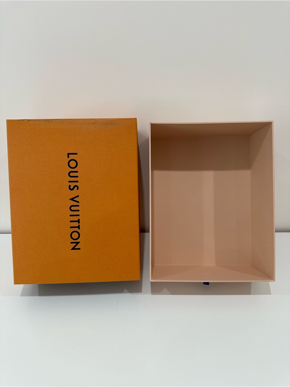 LV Shoe Box Damaged, 13.5x10.5x5.5”|See Description for Important Notice